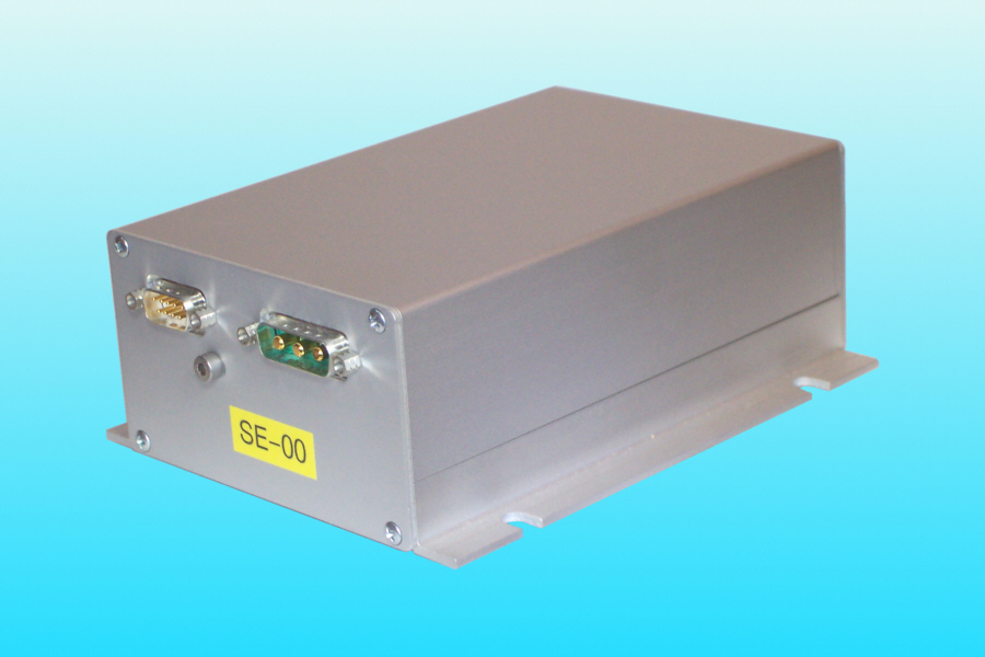 Blick auf die Bord-Stecker: Stellantriebs-Elektronik für Flugsteuerung (LAPAZ)